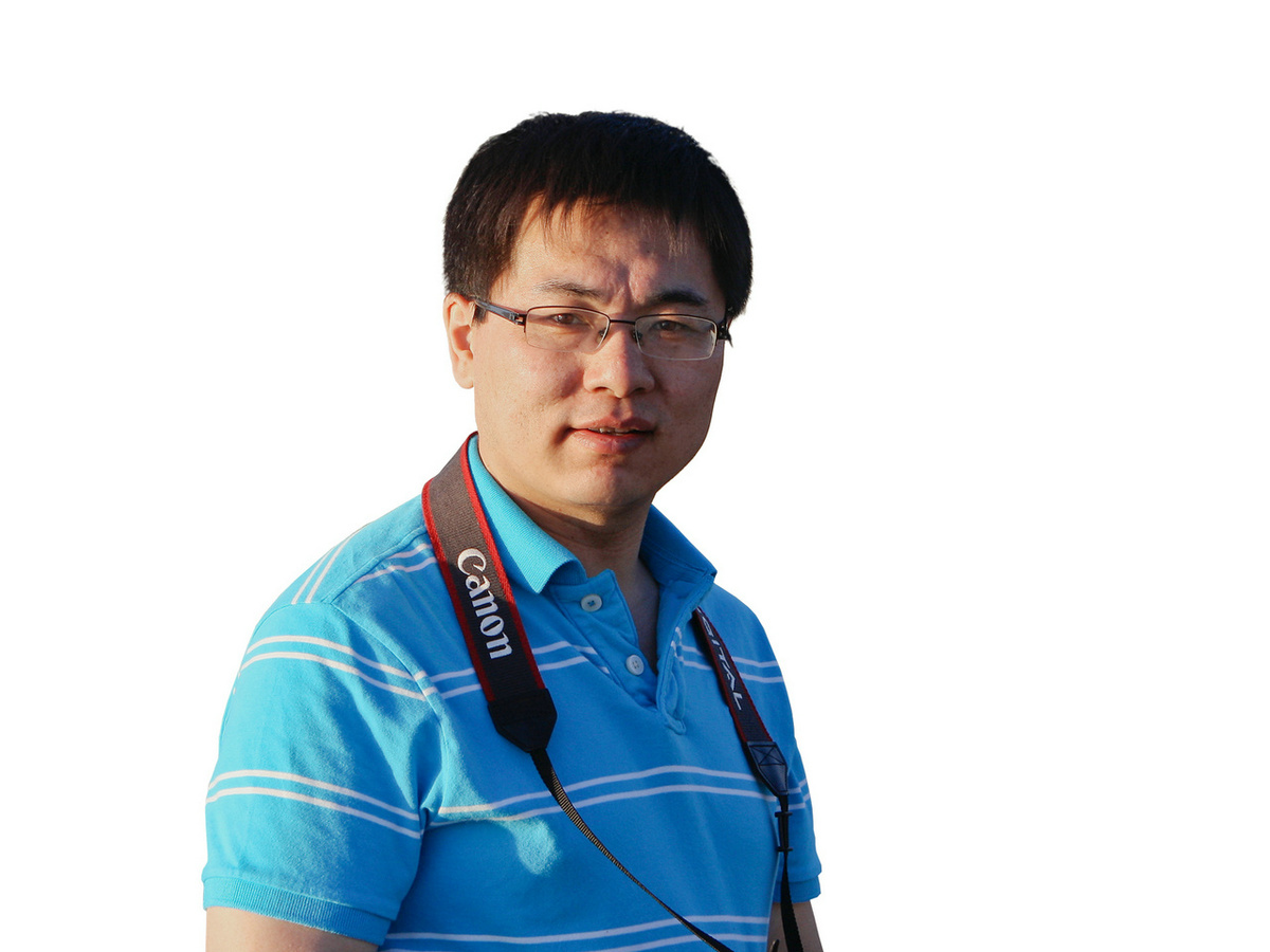 邢春杰影像中心主任/艺术总监 哈尔滨理工大学艺术学院 环境艺术 本科 2002